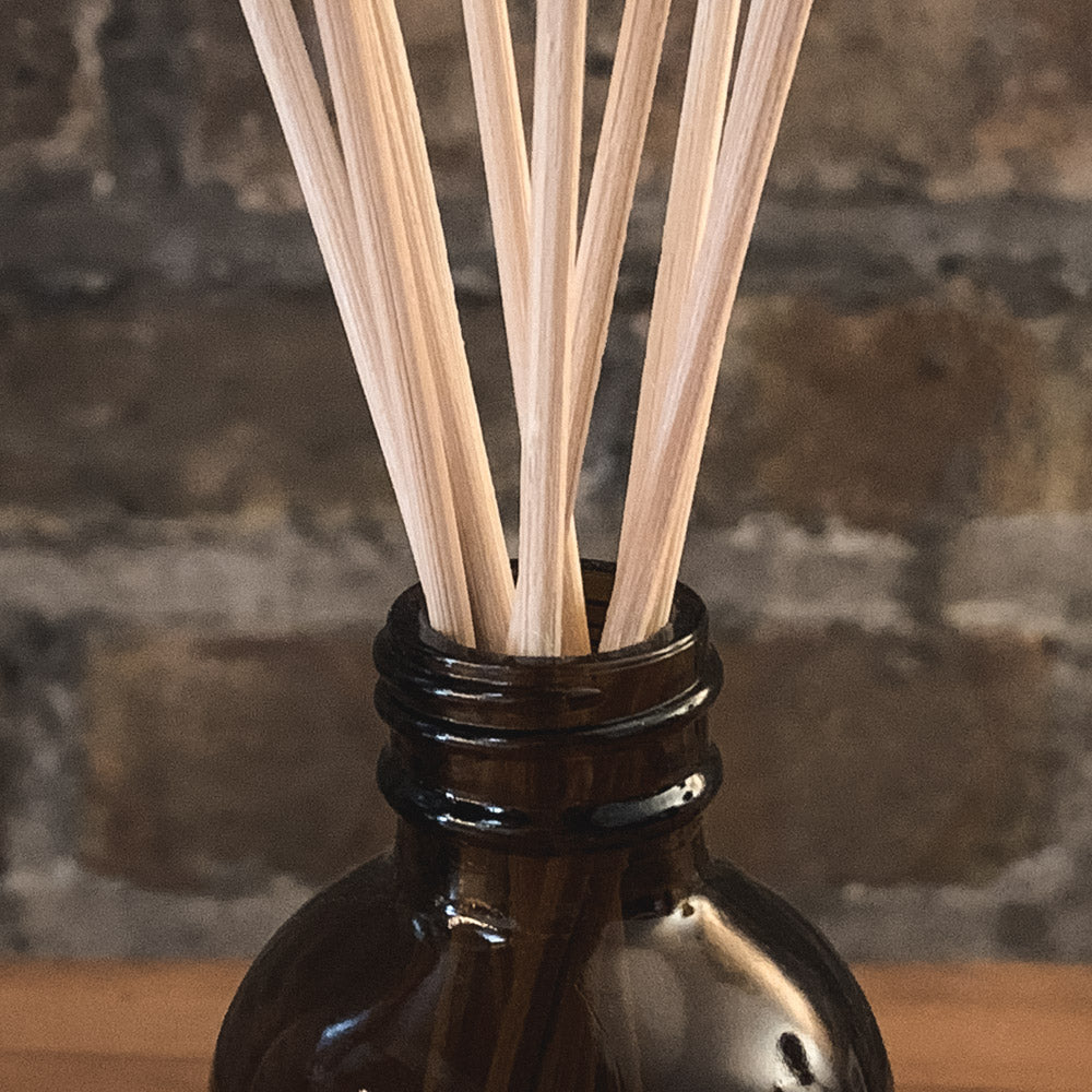 Reed Diffuser - Oakmoss & Amber